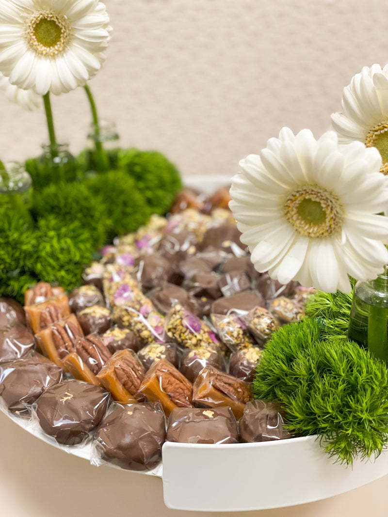 Daisy chocolate flowers tray